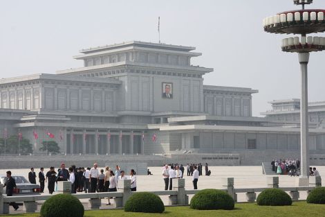 800px-Kumsusan_Memorial_Palace,_Pyongyang